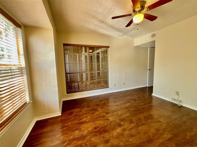 3611 W Northgate Drive 220, Irving, TX 75062