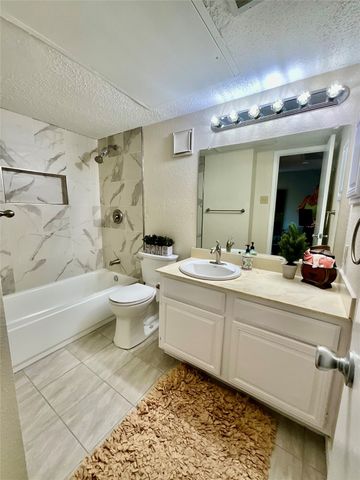 3611 W Northgate Drive 220, Irving, TX 75062