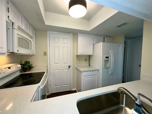 3611 W Northgate Drive 220, Irving, TX 75062