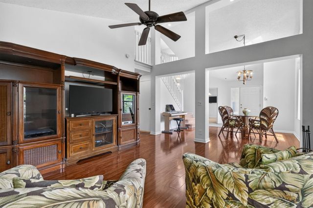 10940 Stafford Circle S, Boynton Beach, FL 33436