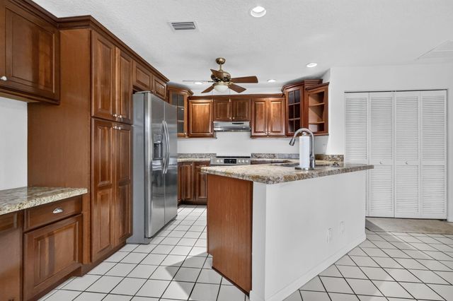 10940 Stafford Circle S, Boynton Beach, FL 33436