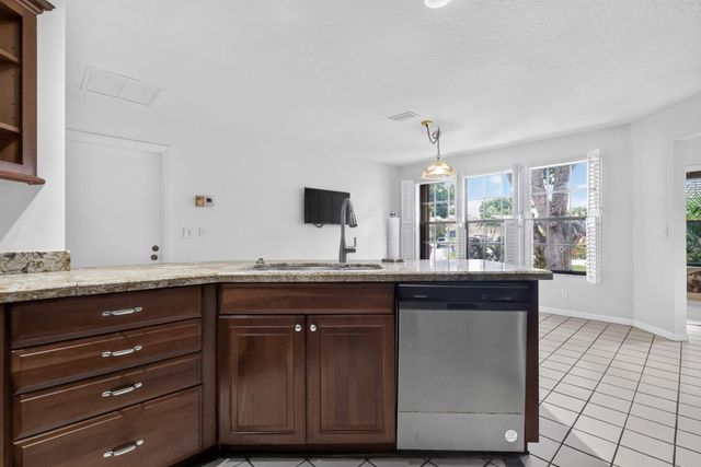 10940 Stafford Circle S, Boynton Beach, FL 33436