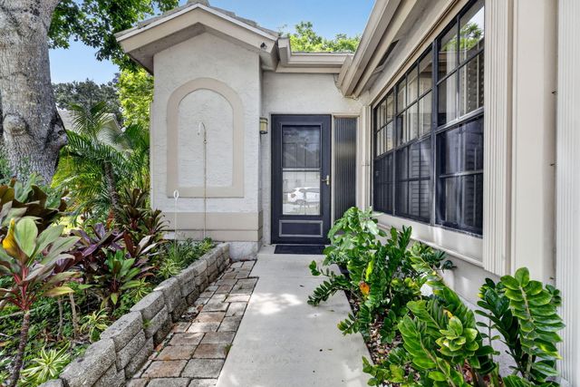 10940 Stafford Circle S, Boynton Beach, FL 33436