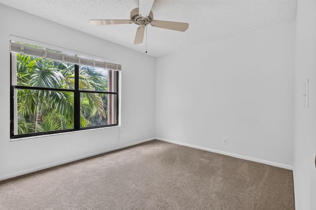 10940 Stafford Circle S, Boynton Beach, FL 33436