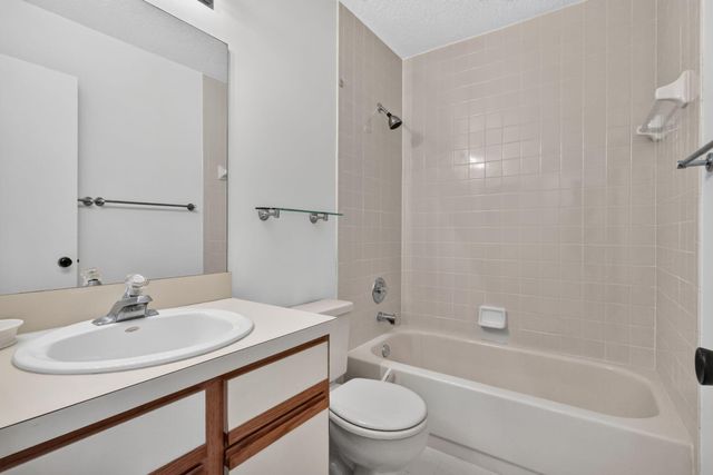 10940 Stafford Circle S, Boynton Beach, FL 33436