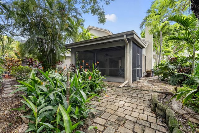 10940 Stafford Circle S, Boynton Beach, FL 33436