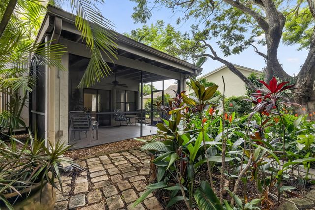 10940 Stafford Circle S, Boynton Beach, FL 33436