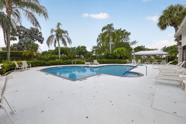 10940 Stafford Circle S, Boynton Beach, FL 33436