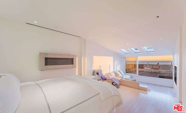 1267 Palisades Beach Road, Santa Monica, CA 90401