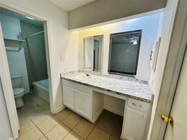 17618 Heritage Bay Drive, Webster, TX 77598