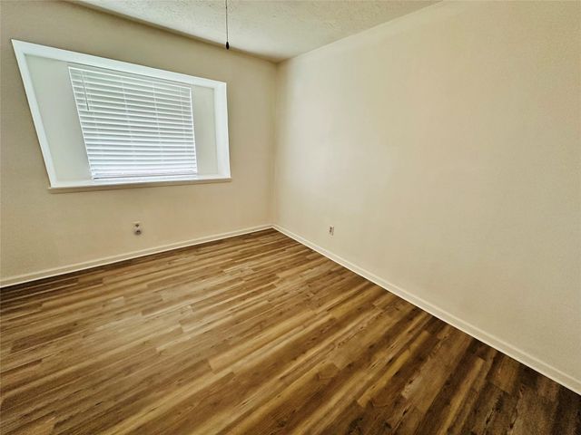 17618 Heritage Bay Drive, Webster, TX 77598