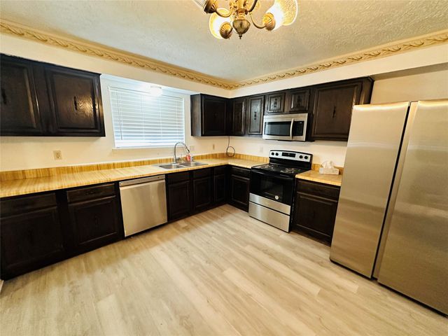 17618 Heritage Bay Drive, Webster, TX 77598