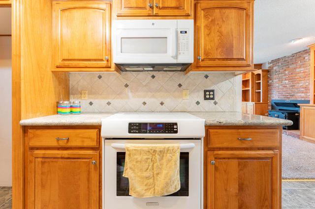 800 N Terrace Park Street, Tulare, CA 93274
