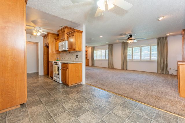 800 N Terrace Park Street, Tulare, CA 93274