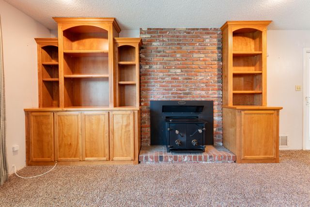 800 N Terrace Park Street, Tulare, CA 93274