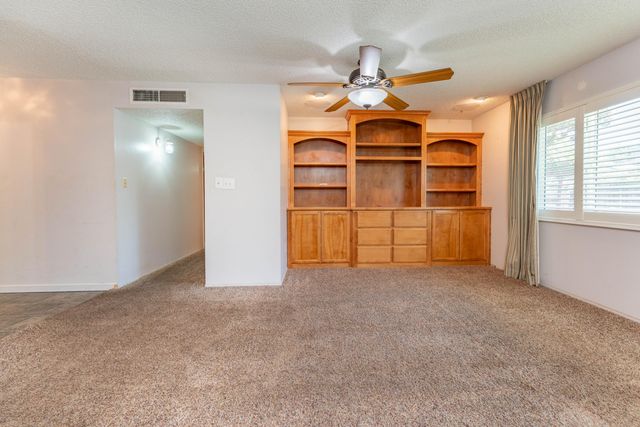 800 N Terrace Park Street, Tulare, CA 93274