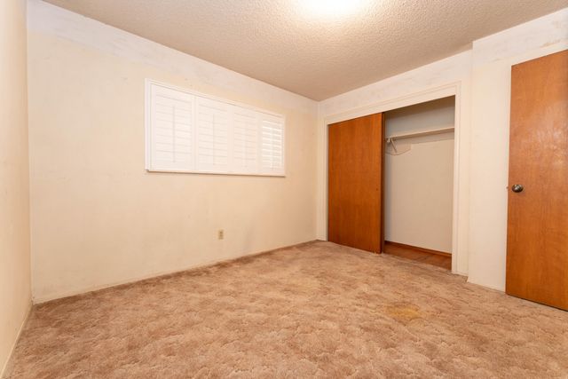 800 N Terrace Park Street, Tulare, CA 93274