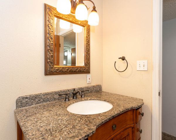 800 N Terrace Park Street, Tulare, CA 93274