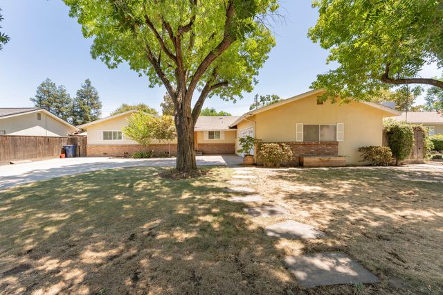 800 N Terrace Park Street, Tulare, CA 93274