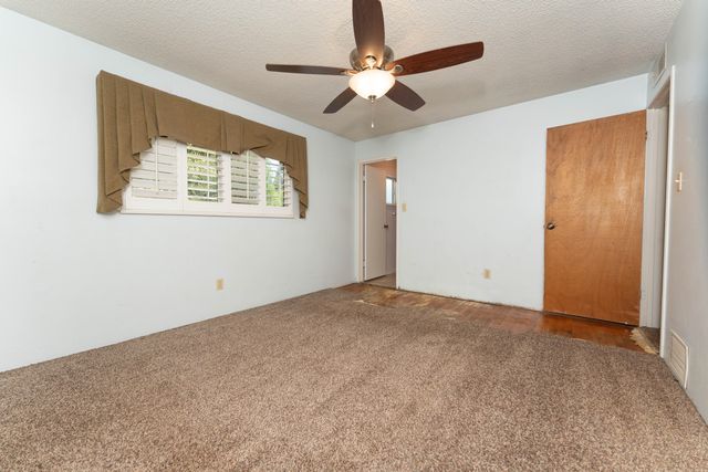 800 N Terrace Park Street, Tulare, CA 93274