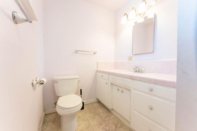 800 N Terrace Park Street, Tulare, CA 93274