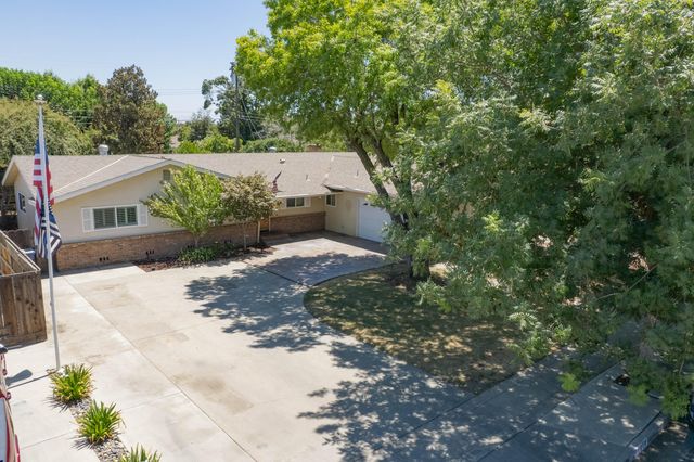800 N Terrace Park Street, Tulare, CA 93274