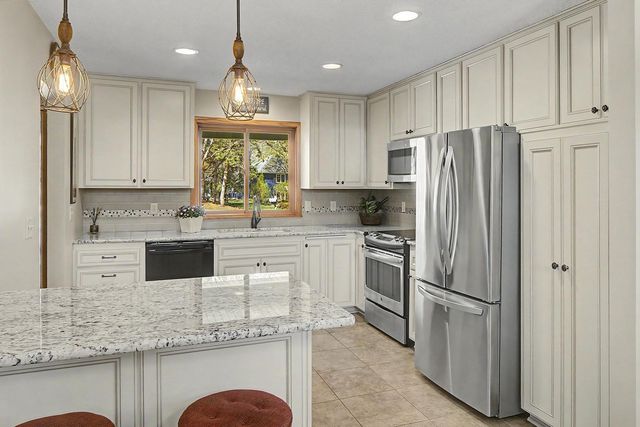 13027 Vernon Avenue, Savage, MN 55378