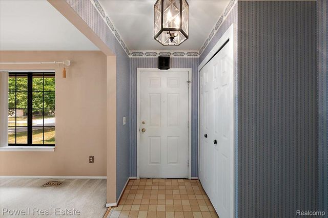 1938 Allenway Court, Rochester Hills, MI 48309