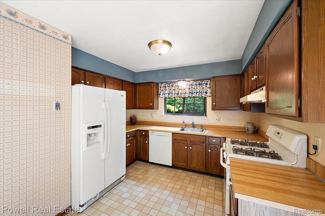 1938 Allenway Court, Rochester Hills, MI 48309