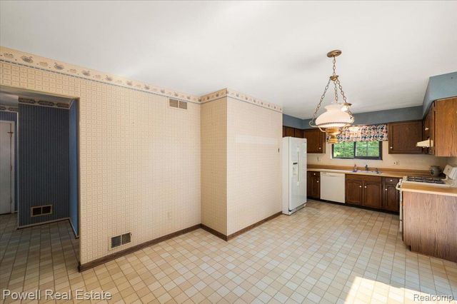 1938 Allenway Court, Rochester Hills, MI 48309
