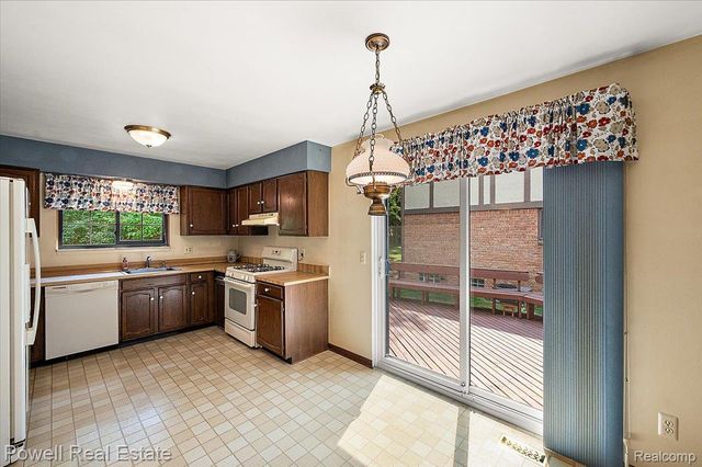 1938 Allenway Court, Rochester Hills, MI 48309