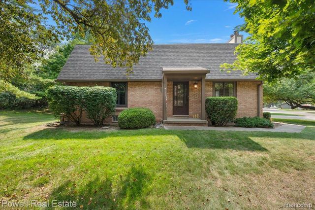 1938 Allenway Court, Rochester Hills, MI 48309