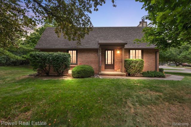 1938 Allenway Court, Rochester Hills, MI 48309