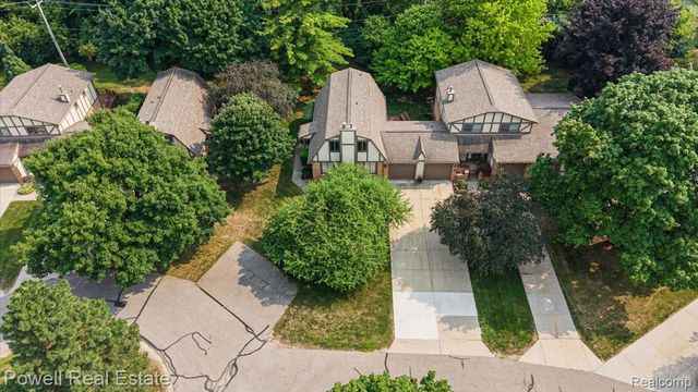 1938 Allenway Court, Rochester Hills, MI 48309