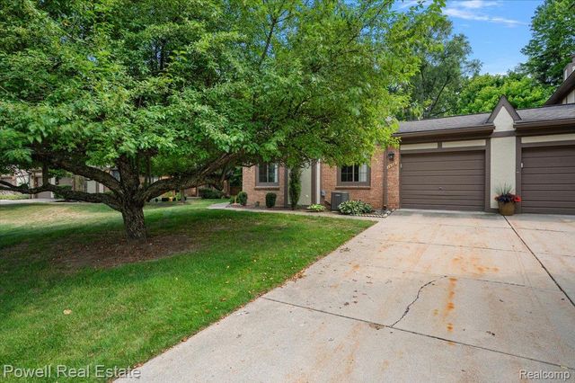 1938 Allenway Court, Rochester Hills, MI 48309