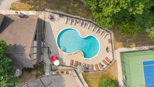 1938 Allenway Court, Rochester Hills, MI 48309