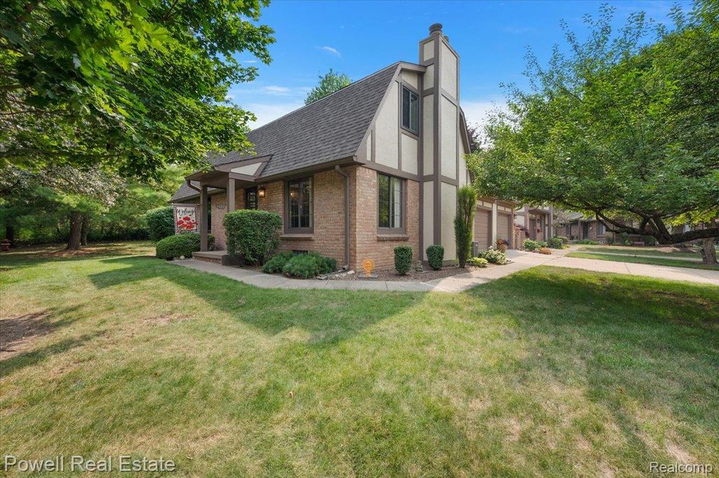 1938 Allenway Court, Rochester Hills, MI 48309