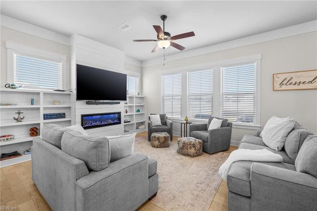 116 Arbormoor LN, Moyock, NC 27958