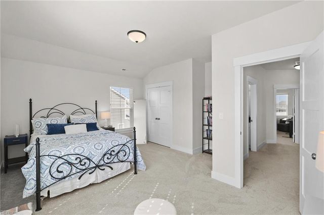 116 Arbormoor LN, Moyock, NC 27958