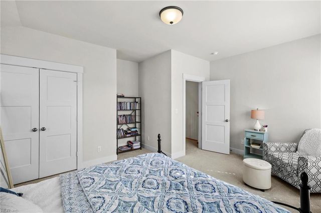 116 Arbormoor LN, Moyock, NC 27958