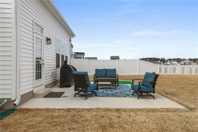 116 Arbormoor LN, Moyock, NC 27958