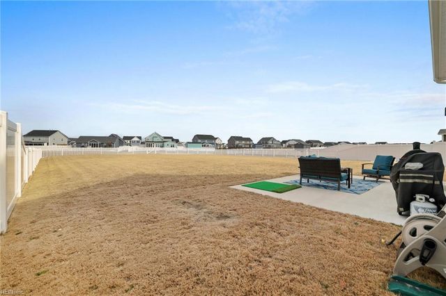 116 Arbormoor LN, Moyock, NC 27958