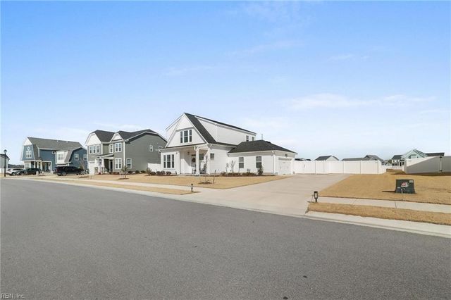 116 Arbormoor LN, Moyock, NC 27958