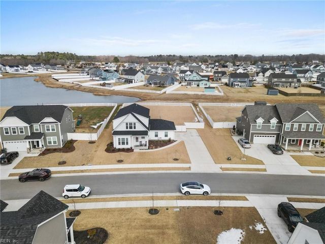 116 Arbormoor LN, Moyock, NC 27958