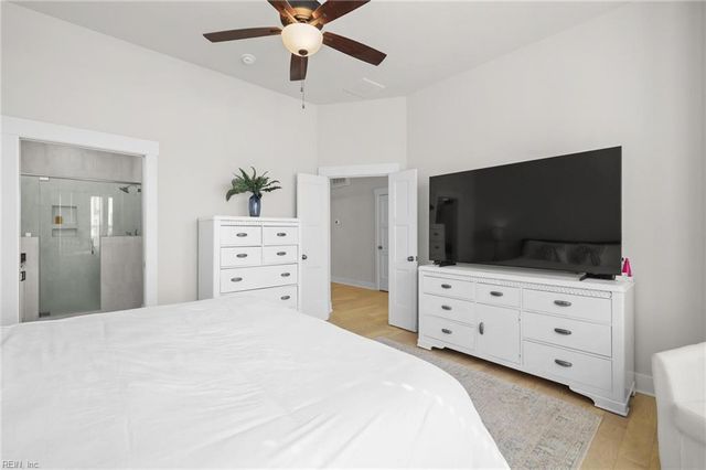 116 Arbormoor LN, Moyock, NC 27958