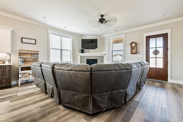 1129 Essex Drive, Benton, AR 72019