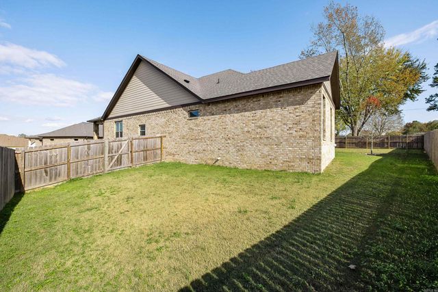 1129 Essex Drive, Benton, AR 72019