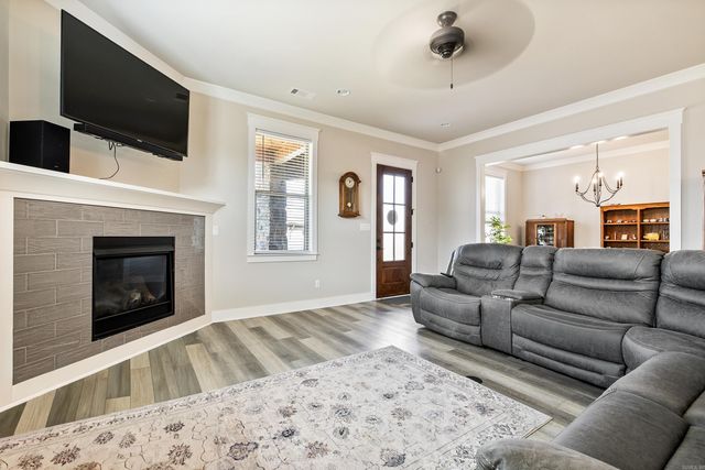 1129 Essex Drive, Benton, AR 72019