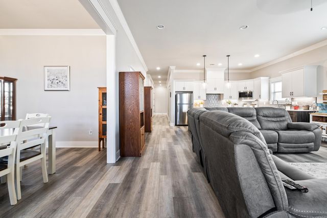 1129 Essex Drive, Benton, AR 72019