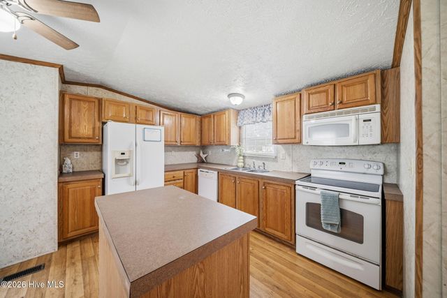139 Green Hill Court, Rocky Point, NC 28457